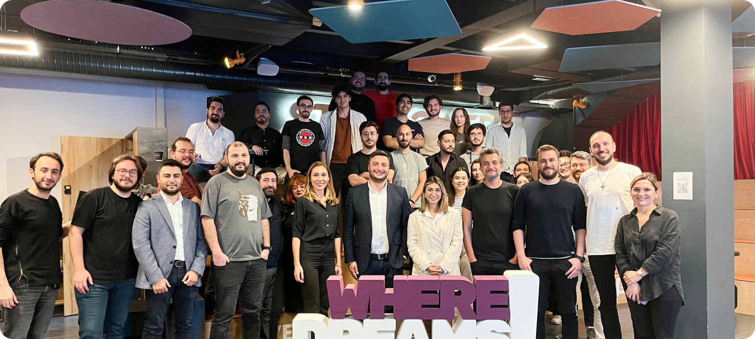 <p>StartGate Launched the FridayTalks Series!</p>